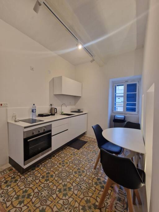 No 60, 2Nd Floor, Centrally Located, Fully Equipped Studio Apt Floriana Exterior foto